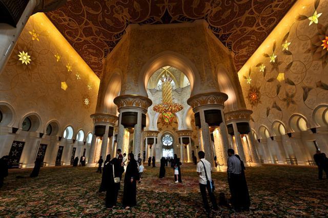 مسجدی لوکس از جنس طلا