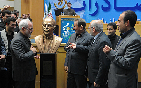 تصاویری از سردیس محمد جواد ظریف وزیر امور خارجه