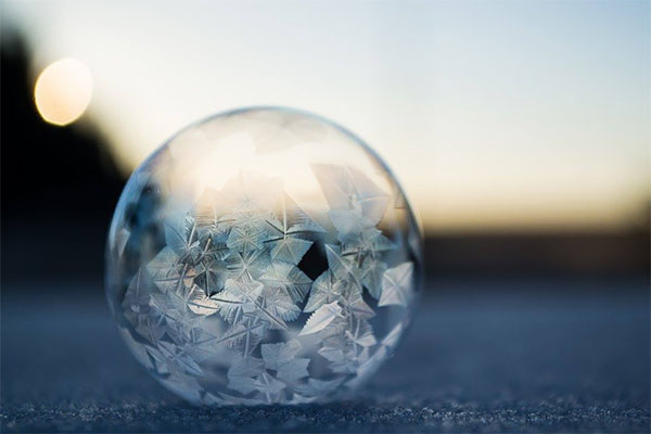 تصاویری زیبا از حبابهای یخ زده